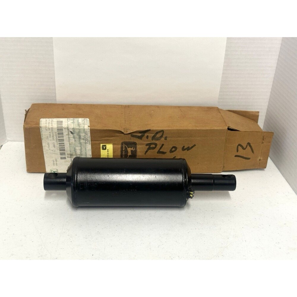 NOS OEM John Deere Hydraulic Lift Cylinder AM104856 AUC13258 New Old Stock